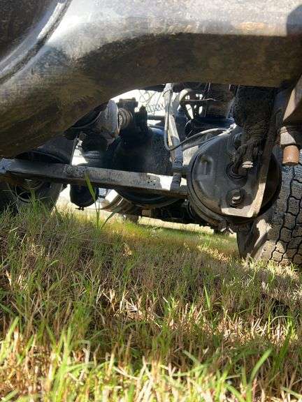 2013 Mack CXU613 showing 438,785 mi, 141,133 hrs- runs