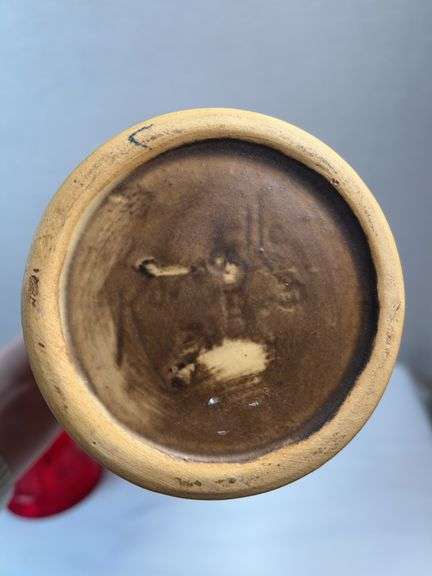 ROSEVILLE THORNAPPLE VASE 818-8