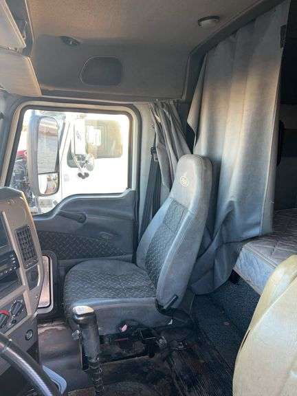 2008 Mack CXU613 showing 559,053 mi, 14,786 hrs- runs