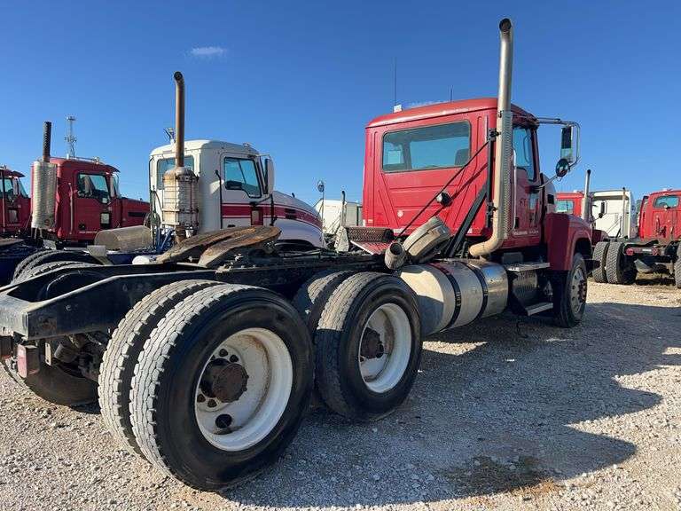 2012 Mack CHU613 showing 48,475 mi, 3,068 hrs- runs