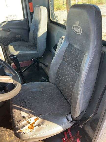 2011 Mack CXU613 showing 331,782 mi, 10,113 hrs- runs