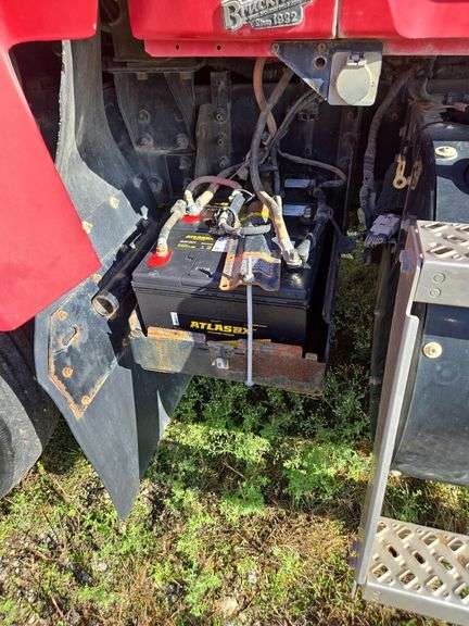 2011 Mack CHU613 showing 39,348 mi, 16,109 hrs- runs