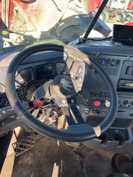 2008 Mack CHU613 showing 55,705 mi, 14,199 hrs- runs