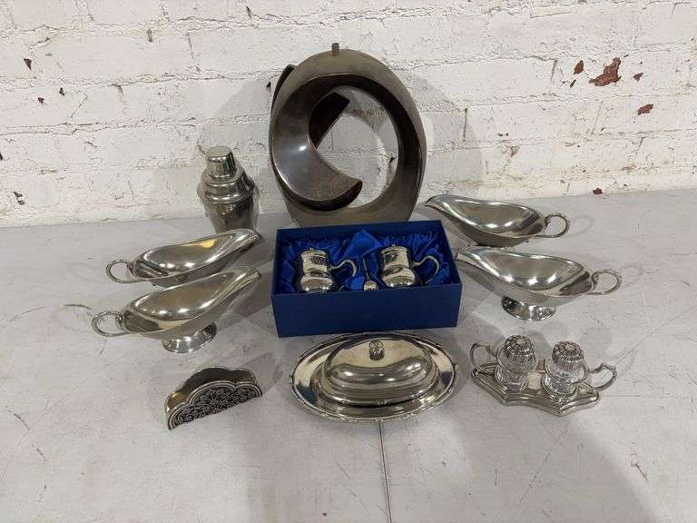 Sculpture and kitchenware