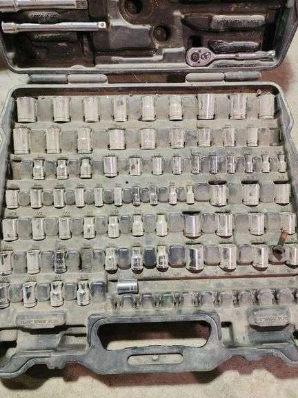 LOT OF MISC TOOLS - Kaufman Realty & Auctions