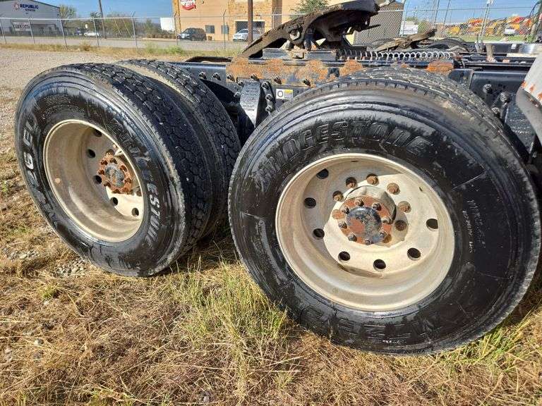 2014 Peterbilt 567 showing 44,798 mi, 5,118 hrs- runs