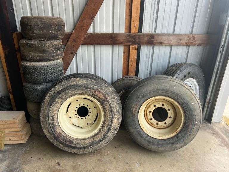 UNCATALOGED LOTS STARTING LIVE 9AM