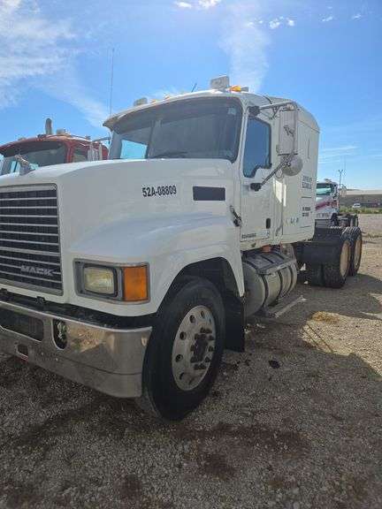 2008 Mack CHU613 miles & hrs unknown- runs