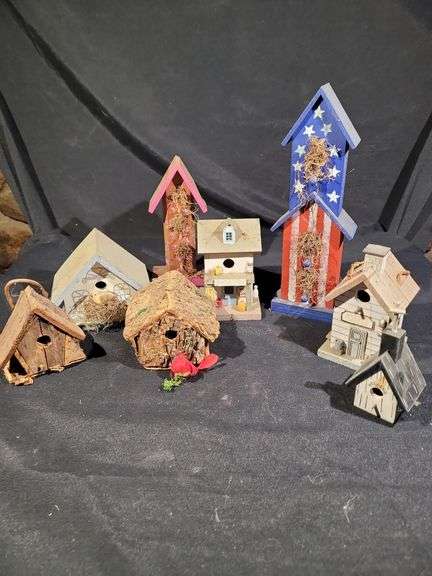 DECORATIVE BIRD HOUSES