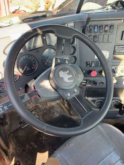 2008 Mack CHU613 showing 61,140 mi, 9,011 hrs- runs