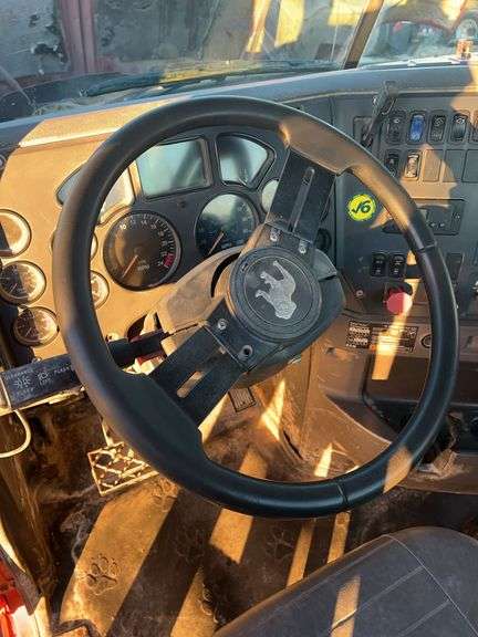 2008 Mack CHU613 showing 41,085, hrs unknown- runs