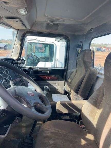 2012 Peterbilt 388 showing 48,817 mi, 9,224 hrs - runs