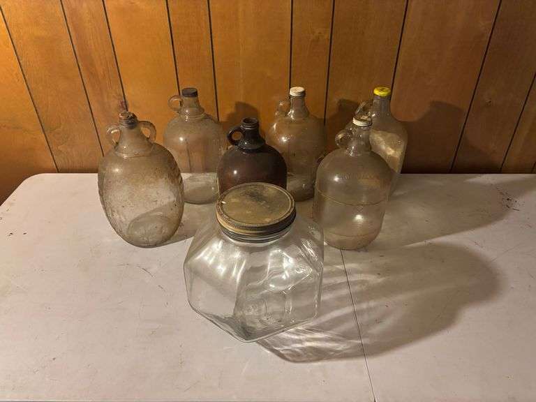1 gallon glass jugs and glass container