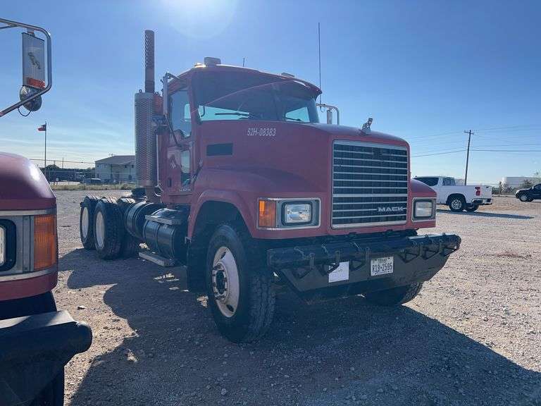 2008 Mack CHU13 miles & hrs unknown- doesn't run