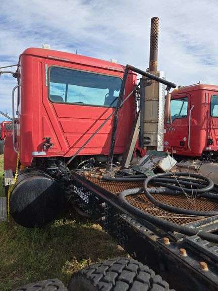 2008 Mack CHU613 showing 63,696 mi, 14,524 hrs - doesn't run