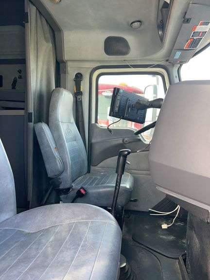 2013 Mack CXU613 showing 438,785 mi, 141,133 hrs- runs