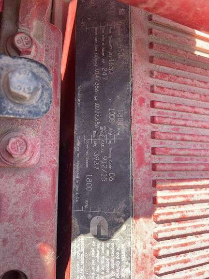 2015 Peterbilt 579 showing 370,184 mi, 14,618 hrs - runs