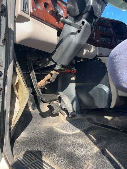 2007 Mack CXN613 565,498 mi, 10,366 hrs- doesn't run