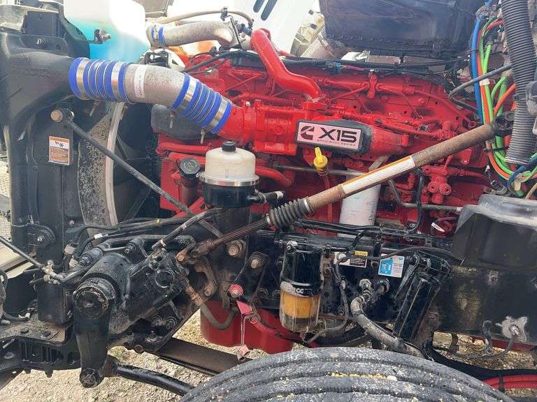 2018 Kenworth T880 showing 26,719 mi, hrs unknown - doesn't run