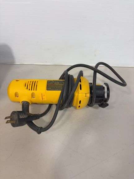DeWalt DW660 cut-out tool w/ bag - works