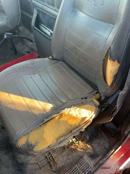 2007 Mack CHU613 showing 38,067 mi, 13,851 hrs- runs