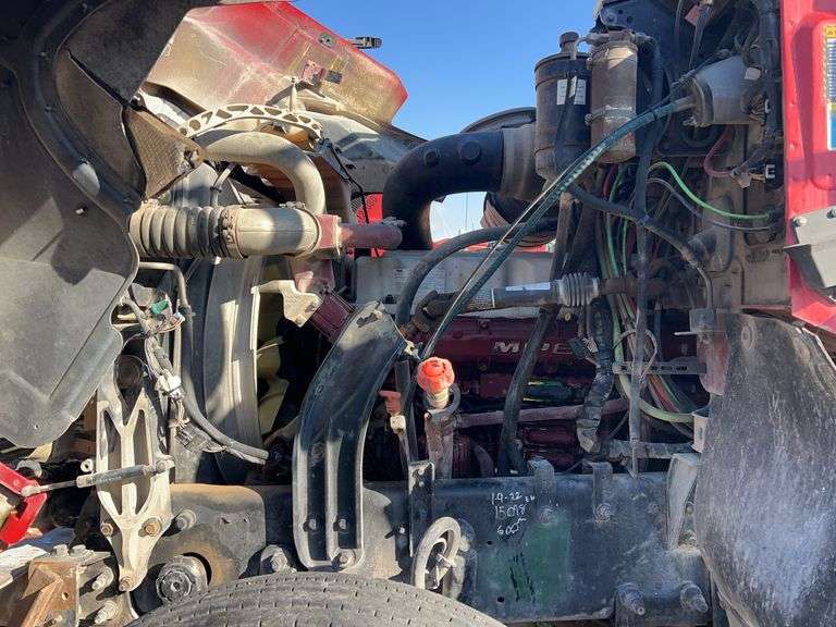 2011 Mack CHU613 showing 39,348 mi, 16,109 hrs- runs