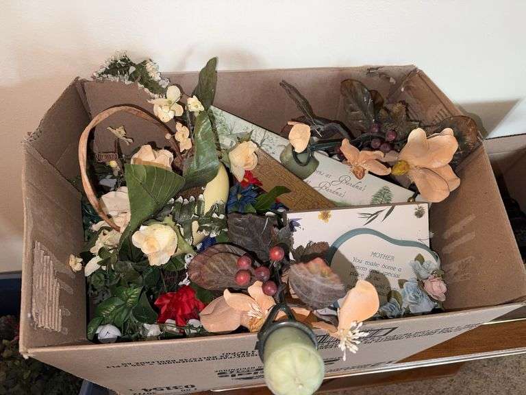 Box of Misc. Decor