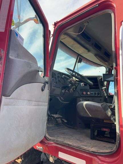 2008 Mack CHU613 showing 30,854 mi, 8,034 hrs - doesn't run