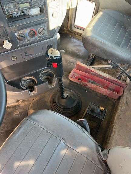 2008 Mack CHU613 showing 43,154 mi, 8,316 hrs- doesn't run