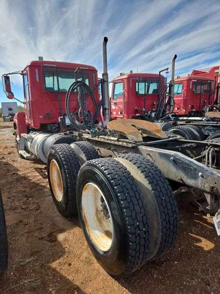 2012 Mack CHU613 showing 30,835 mi, 15,715 hrs - runs