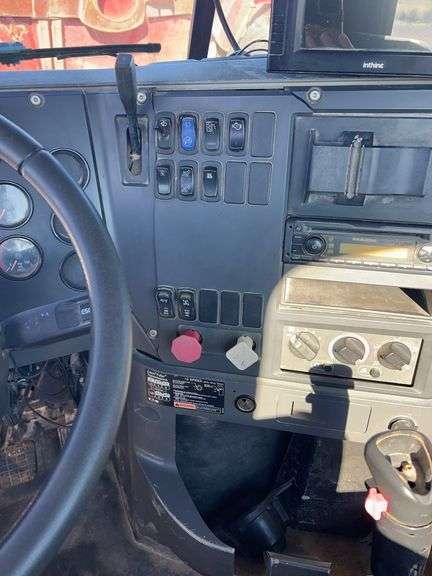 2008 Mack CHU13 miles & hrs unknown- doesn't run