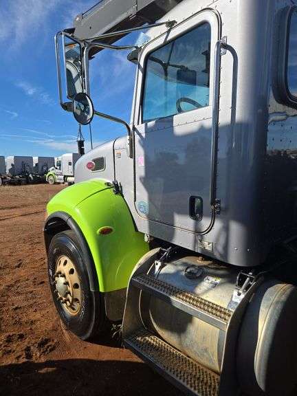 2018 Peterbilt PB348 showing 35,437 mi, 6,164 hrs - runs