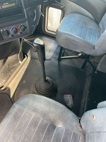 2013 Mack CXU613 showing 438,785 mi, 141,133 hrs- runs