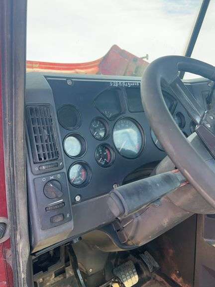 2012 Mack CHU613 showing 34,193 mi, hrs unknown - doesn't run