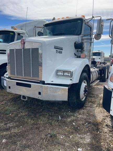 2019 Kenworth T8 showing 17,891 mi, 3,432 hrs - runs
