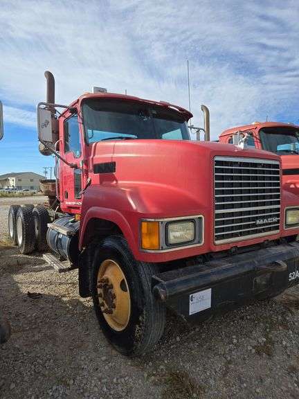 2008 Mack CHU613 showing 54,769 mi, 6,209 hrs- doesn't run