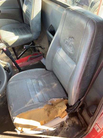 2008 Mack CHU613 showing 61,140 mi, 9,011 hrs- runs