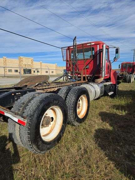 2012 Mack CHU613 showing 88,859 mi, 12,352 hrs - doesn't run