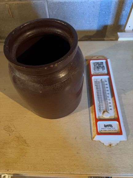 Lehman thermometer and crock