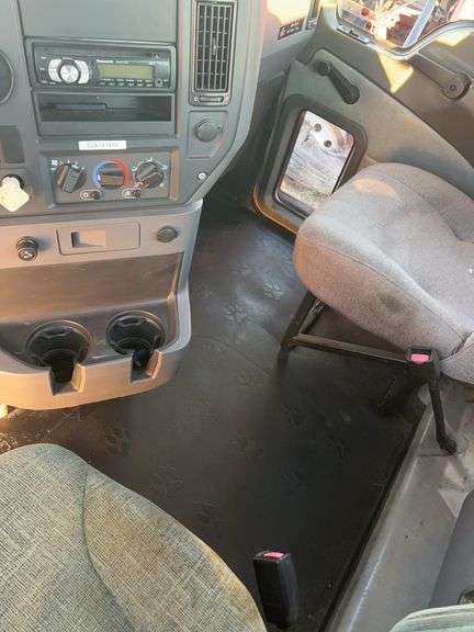 2014 Mack CXU613 showing 665,241, 14,352 hrs- runs