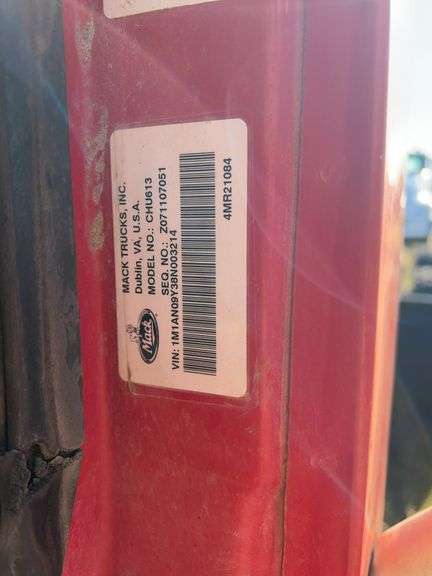 2008 Mack CHU613 showing 59,117 mi, 12,663 hrs- runs