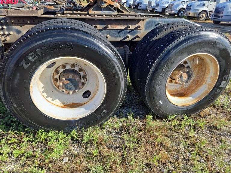 2011 Mack CHU613 showing 39,348 mi, 16,109 hrs- runs