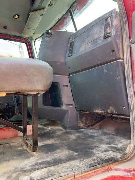 2012 Mack CHU613 showing 43,299 mi, 12,171 hrs - runs