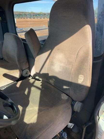 2018 Peterbilt PB348 showing 43,073 mi, 6,155 hrs - runs