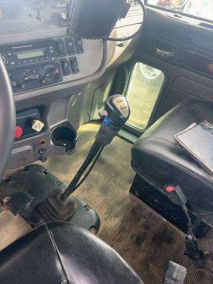 2013 Peterbilt 367 showing 63,847 mi, 9,758 hrs -