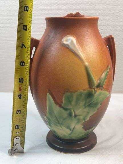 ROSEVILLE THORNAPPLE VASE 818-8