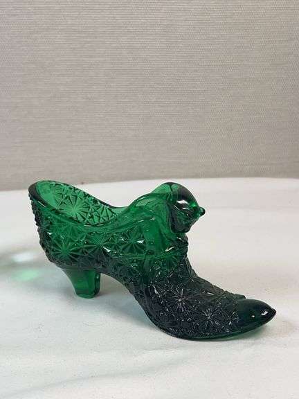 2 Fenton Daisy & Button Glass Shoes – Ice Green & Emerald