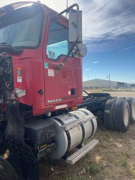 2008 Mack CHU613 showing 46,410 mi, 11,397 hrs- runs