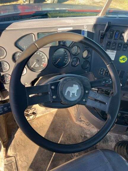 2013 Mack CHU613 showing 11,159 mi, 3,727 hrs- runs