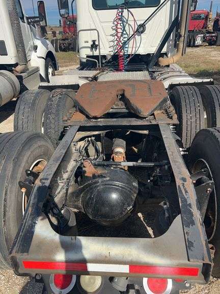 2012 Mack CXU613 showing 223,803 mi, 9,120 hrs - runs